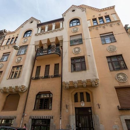 Art Nouveau Apartment Будапеща Екстериор снимка