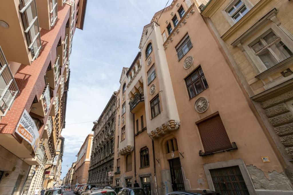 Art Nouveau Apartment Будапеща Екстериор снимка
