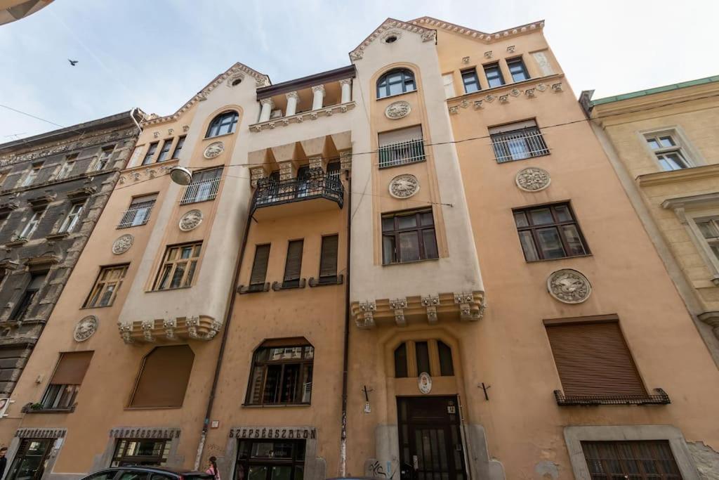 Art Nouveau Apartment Будапеща Екстериор снимка